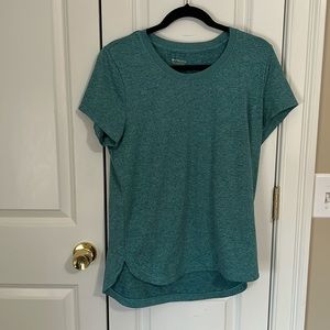 Athleta tee shirt